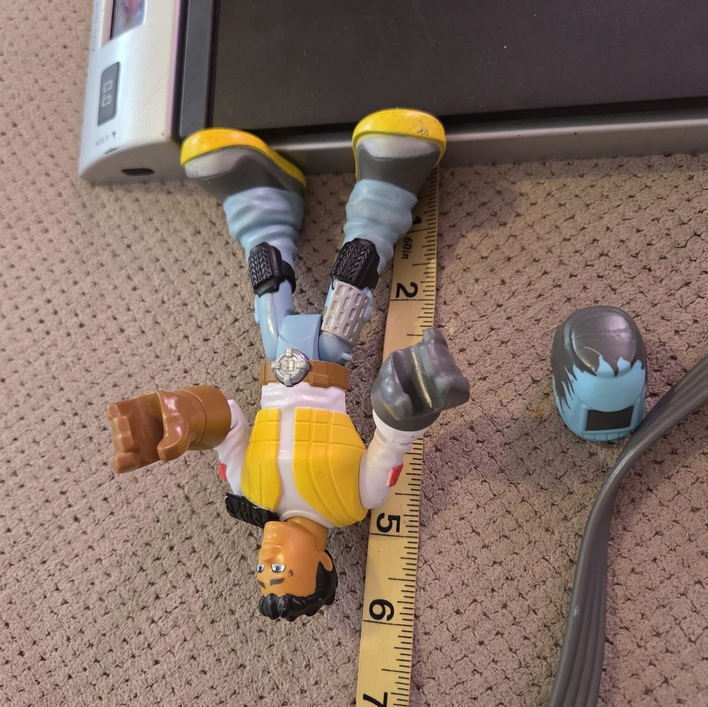 2018 Rescue Heroes Carlos Kitbash 6" Figure with Spinning Arc Welder Mechanic - Picture 12 of 13